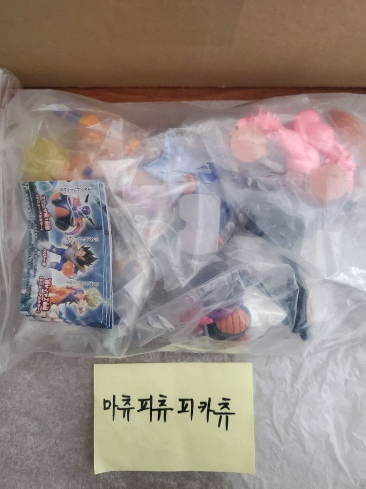 1. 드래곤볼HG 15탄 가챠 가샤폰 나메크성전투 기뉴특전대 2. 드래곤볼 침략의 프리더 세트 이미지