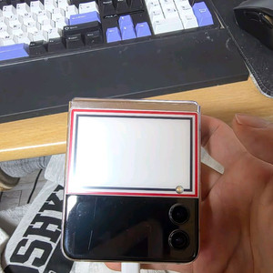 폴더블 스마트폰 512GB 이미지