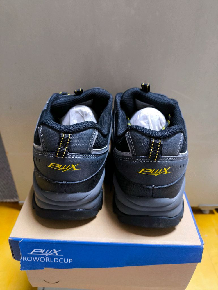 (새상품)남성 260사이즈 트레킹화 등산화 프로월드컵 운동화--3