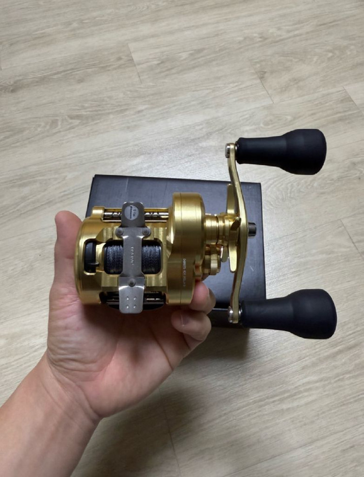 윤성 23 시마노 캘커타 콘퀘스트 MD 금콩 판매합니다 이미지