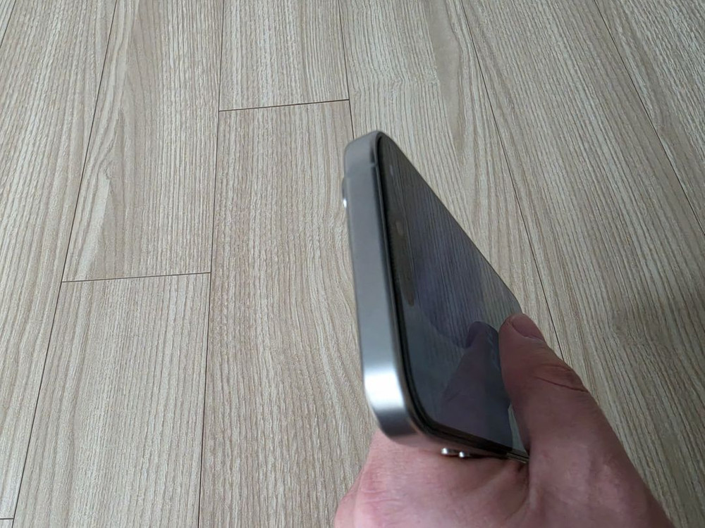 아이폰15프로 256기가 아이폰15 pro 256gb 내추럴 티타늄 필름 케이스 포함 수원 직거래 이미지