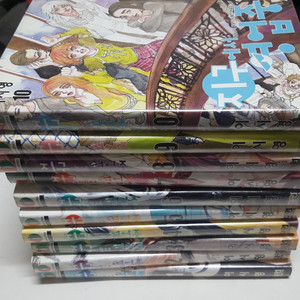 순정만화 이시영 지구에서 영업중 1-10권/fee so good 상태좋습니다.