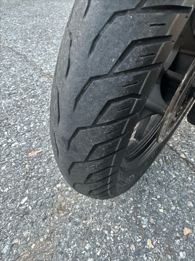 23년식 uhr125 ABS 오토바이 판매합니다--7