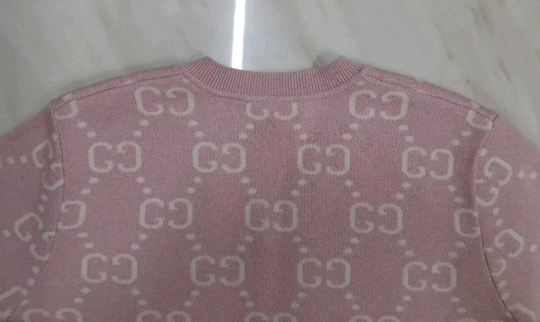 구찌 GG 패턴 여성 남성 브이넥 니트 스웨터 S 사이즈--7