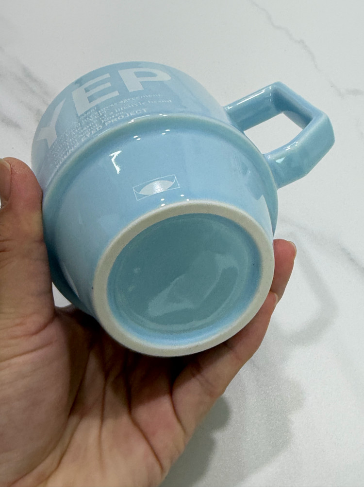 영아이드프로젝트 YEP 베이직 머그컵 하늘색 새상품--4