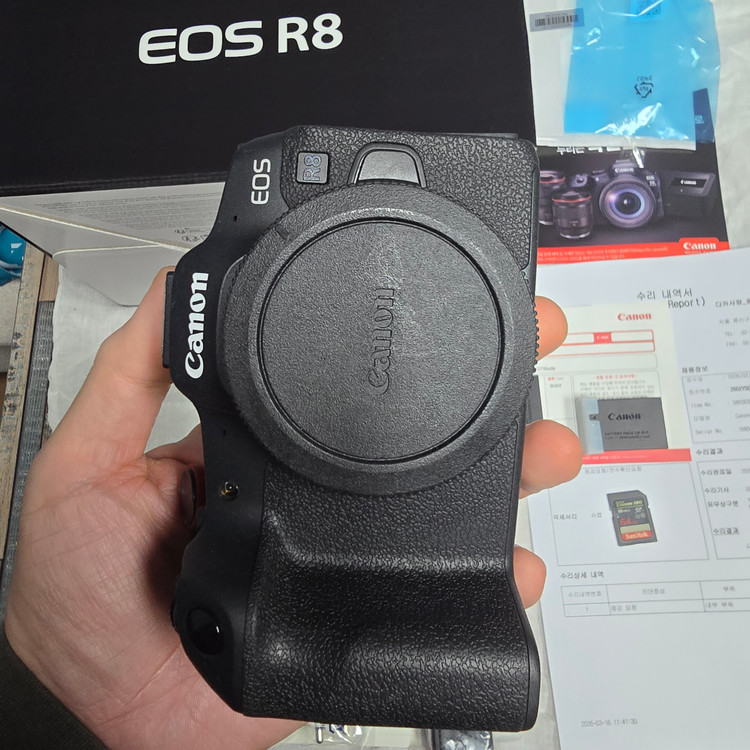 캐논 정품 EOS R8 BODY 풀프레임 미러리스 카메라(풀박)--2