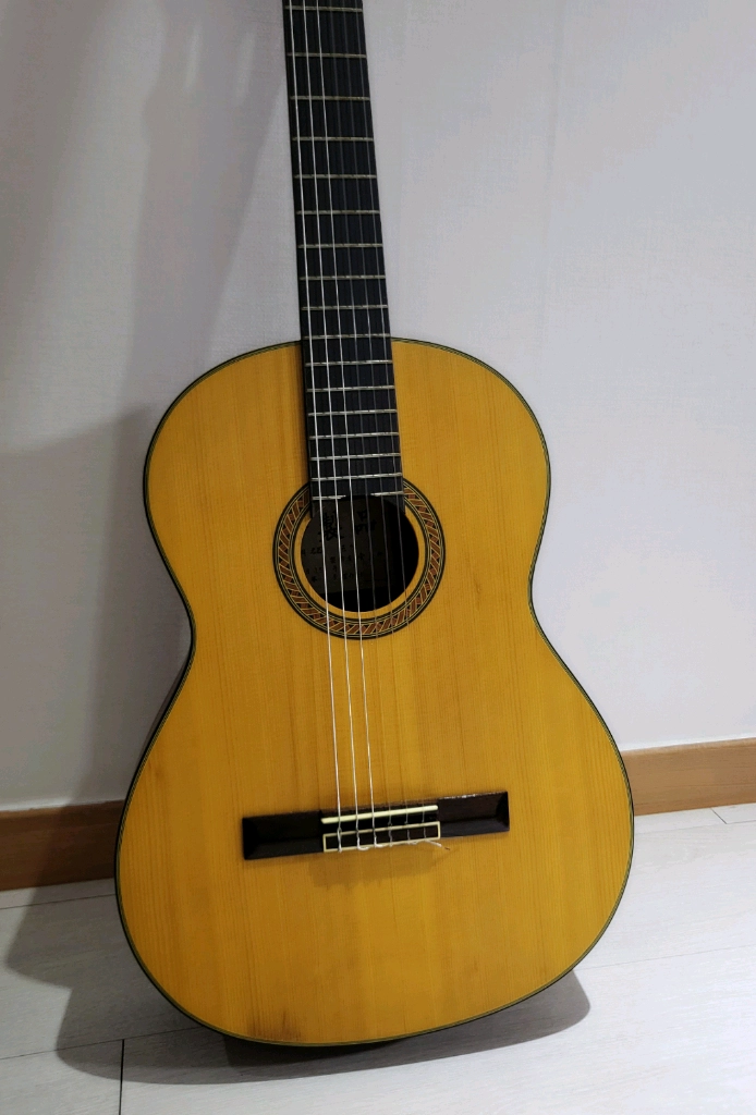 오봉기타 김익중 수제 통기타 이미지