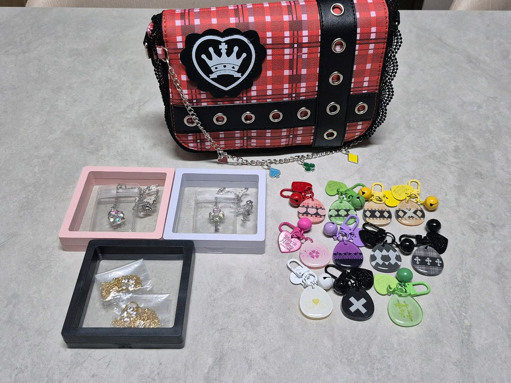 캐릭캐릭체인지 험프티록 덤프티키 목걸이 아무 가방 수호알 키링 캐캐체 이미지