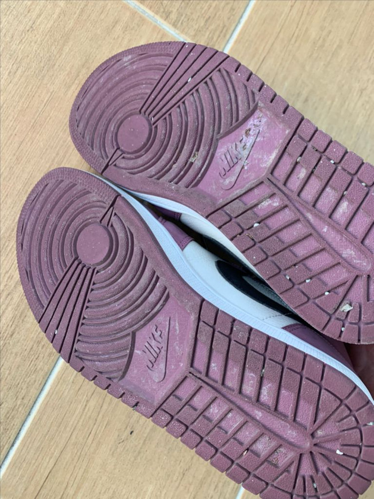 나이키 에어 조던 1 미드 라이트 멀베리 260 이미지