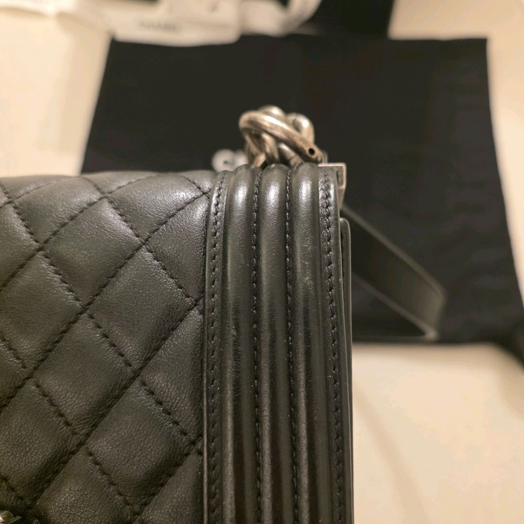 19년도 26번대 샤넬 보이백 판매합니다 이미지