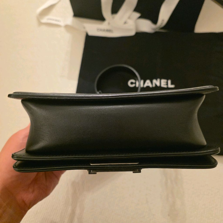 19년도 26번대 샤넬 보이백 판매합니다 이미지