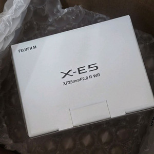 후지필름 X-E5 + XF 23mm F2.8 렌즈킷 이미지