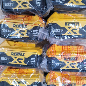 디월트 배터리 20v5ah dcb184 이미지