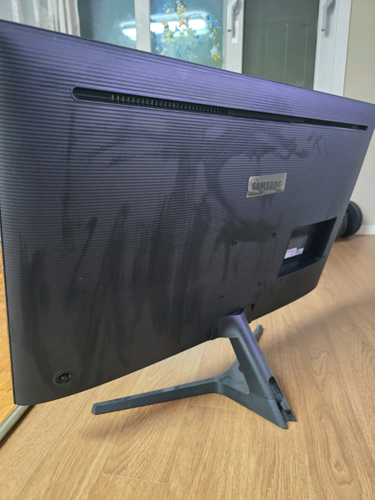 삼성 32인치 4K 모니터--3
