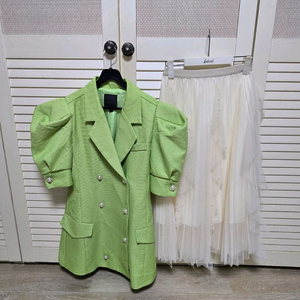 딘트 퍼프소매 자켓과 진주 샤스커트 세트