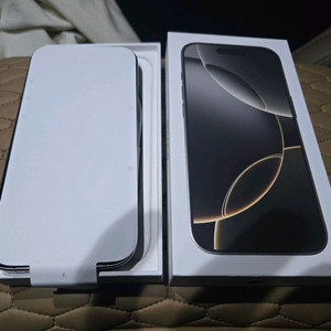 새상품)아이폰16 프로 256GB 내츄럴티타늄 리퍼 새상품.애플케어플러스