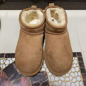 [웍스아웃 정품] 미국 어그 UGG 클래식 울트라 미니 부츠 체스트넛 (230/US6) 이미지