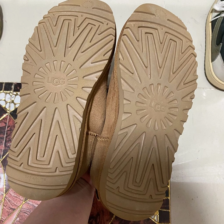 [웍스아웃 정품] 미국 어그 UGG 클래식 울트라 미니 부츠 체스트넛 (230/US6) 이미지