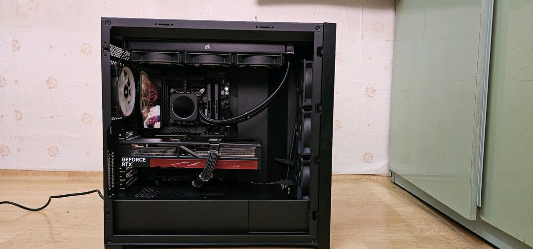 인텔 i9-13900KF / DDR5 32GB / RTX 5070Ti 본체 판매합니다 이미지