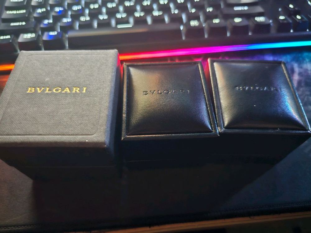 불가리 구형 비제로원 케이스 2개 팝니다 이미지