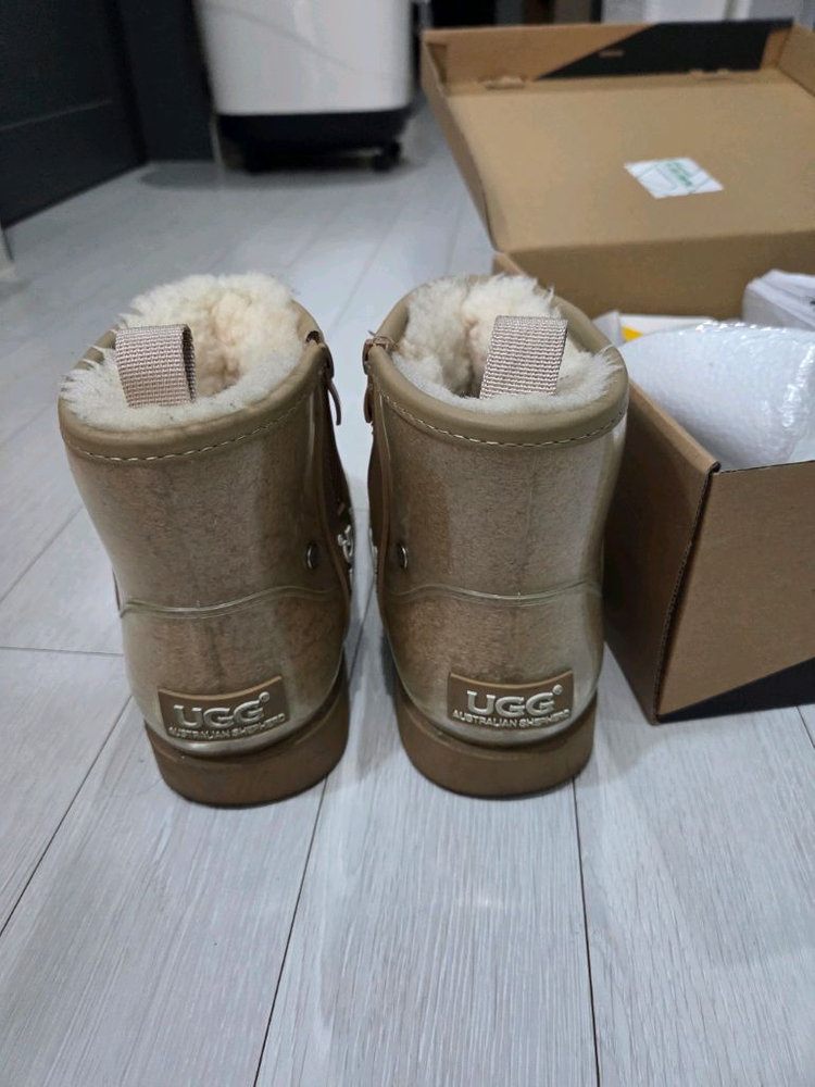 UGG 키즈 클리어 부츠 35(225) 이미지