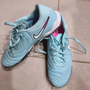 풋살화 축구화 나이키 티엠포 레전드10 TF 아카데미 (270사이즈)