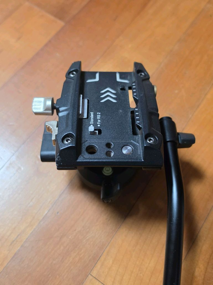 스몰리그 비디오헤드 이미지