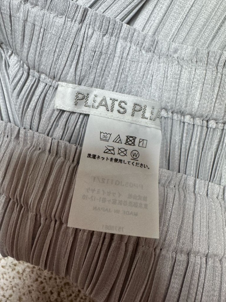 플리츠플리즈 베이직 연그레이 스커트 (새상품) PP05JG112--1