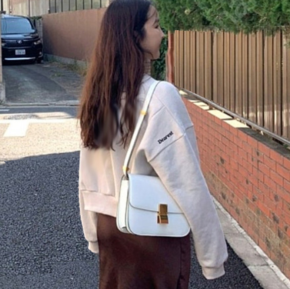 메이비베이비(MAYBEBABY) 디어리스트 hear 맨투맨티 프리사이즈 새상품--1