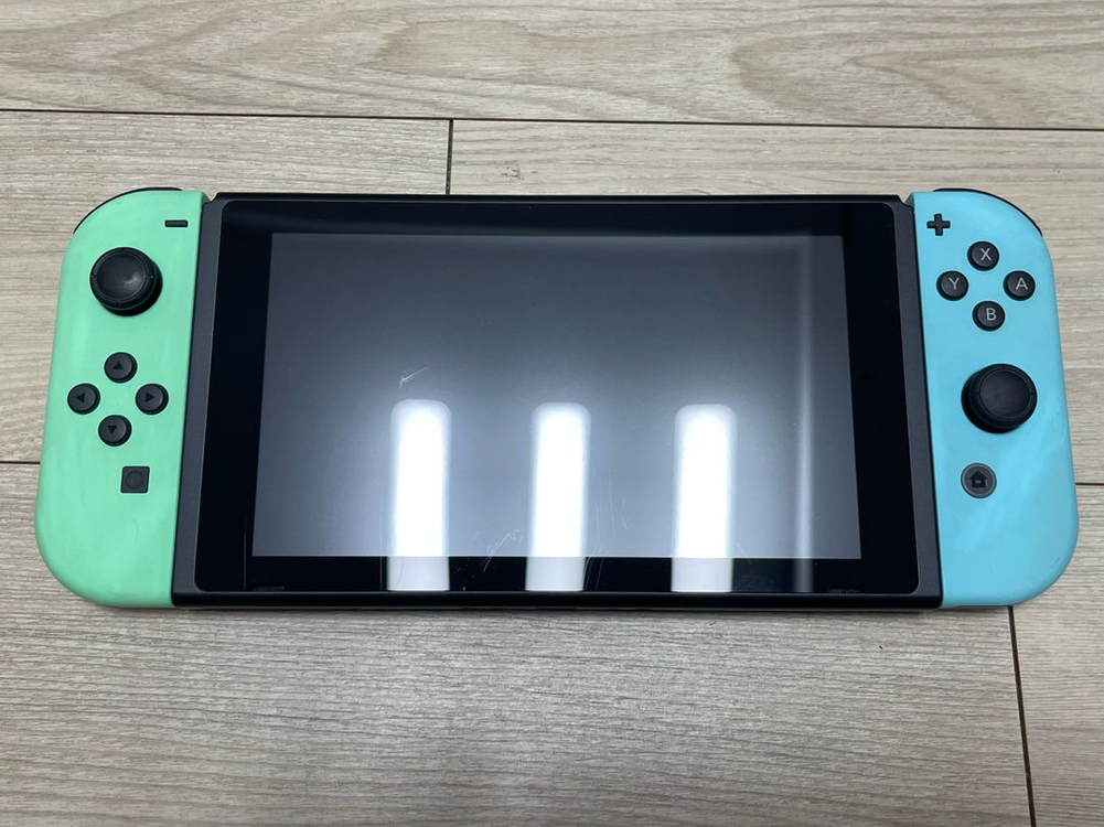 닌텐도 스위치 배터리 개선판 모여봐요 동물의 숲 에디션 이미지