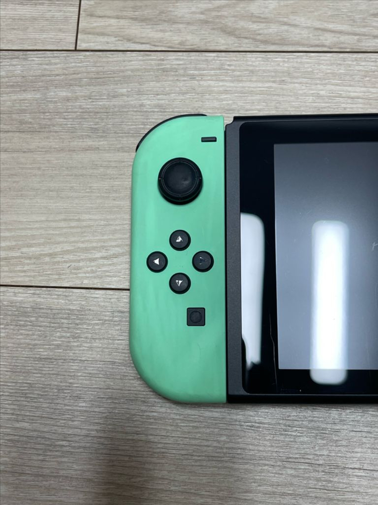 닌텐도 스위치 배터리 개선판 모여봐요 동물의 숲 에디션 이미지