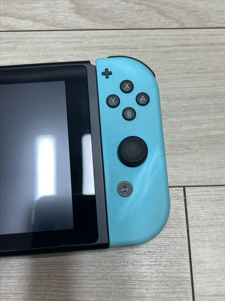 닌텐도 스위치 배터리 개선판 모여봐요 동물의 숲 에디션 이미지