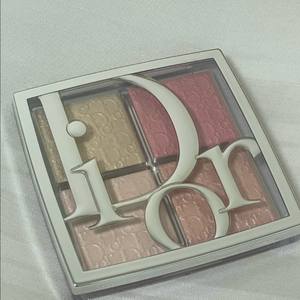 디올 백스테이지 글로우 맥시마이저 팔레트 004번 판매합니다