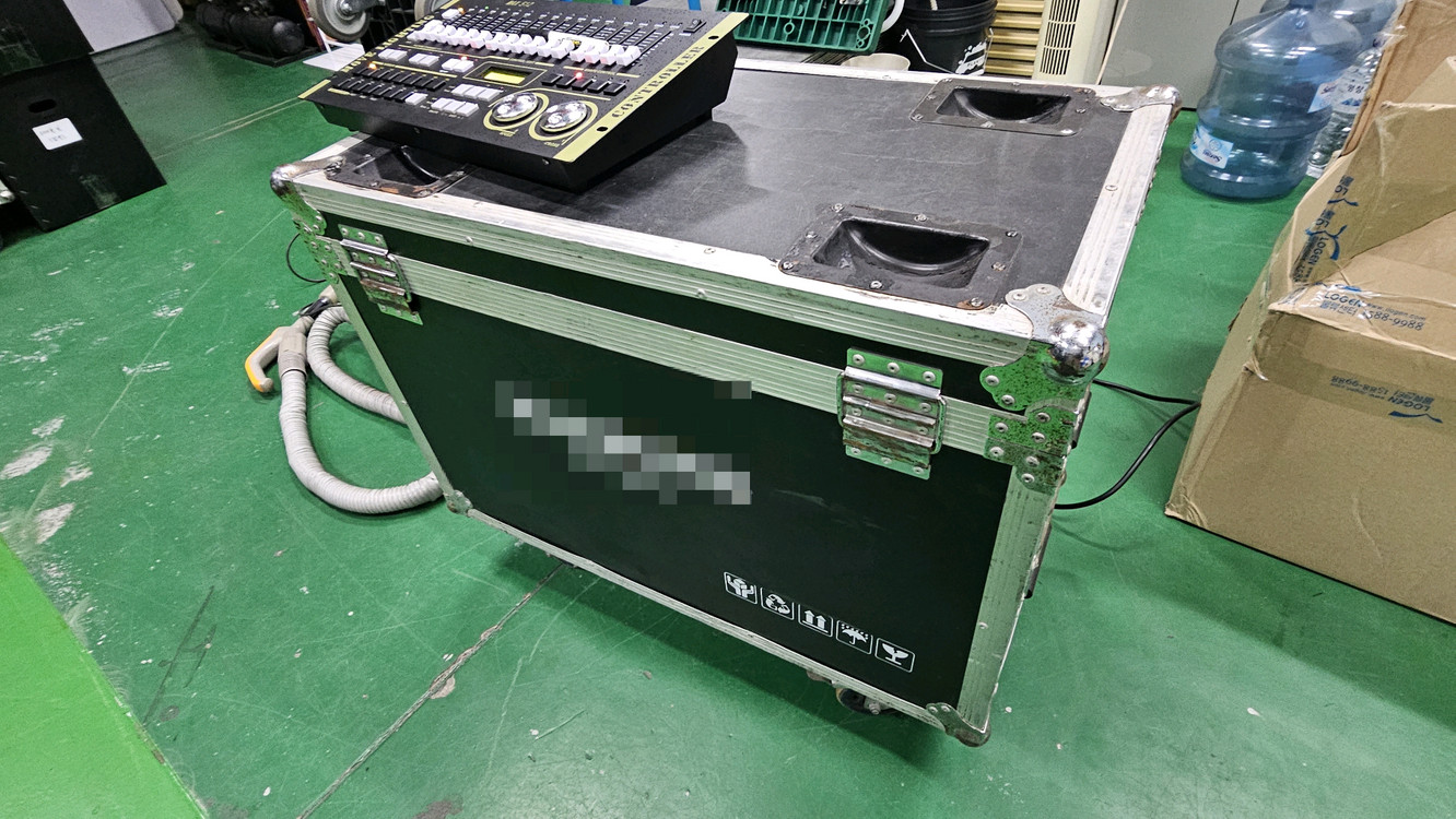 제우스230 조명8대,렉케이스,행거 일괄판매(일부고장난조명)--2