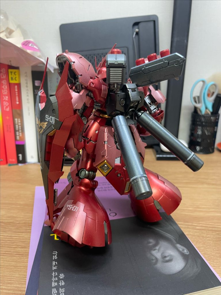 반다이 RG 사자비 건담 건프라 도색작 도색--7