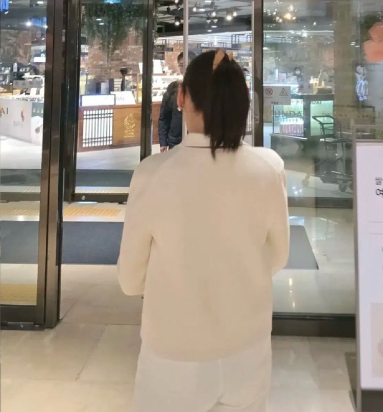 로로피아나니트집업자켓--2