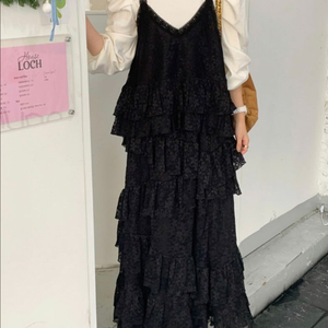 바이씨니 꽃레이스 뷔스티에 스커트 셋업 블랙