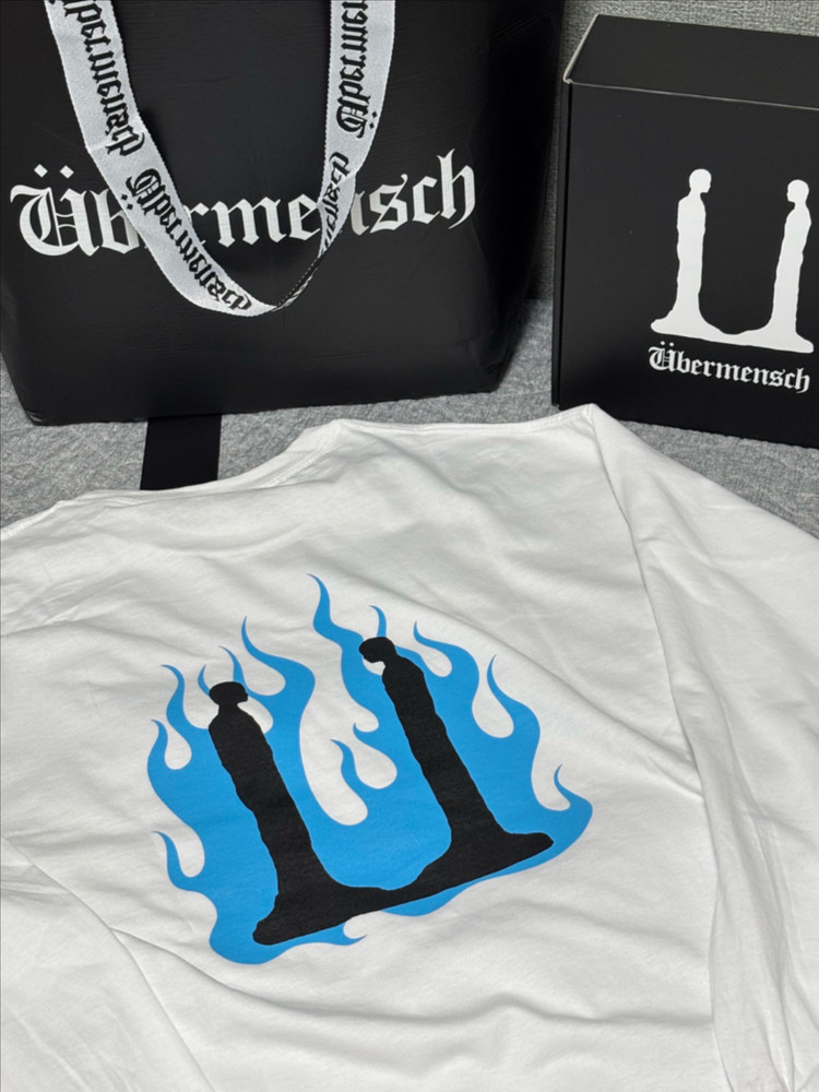 지디 지드래곤 롱슬리브 위버맨쉬 화이트 굿즈--1