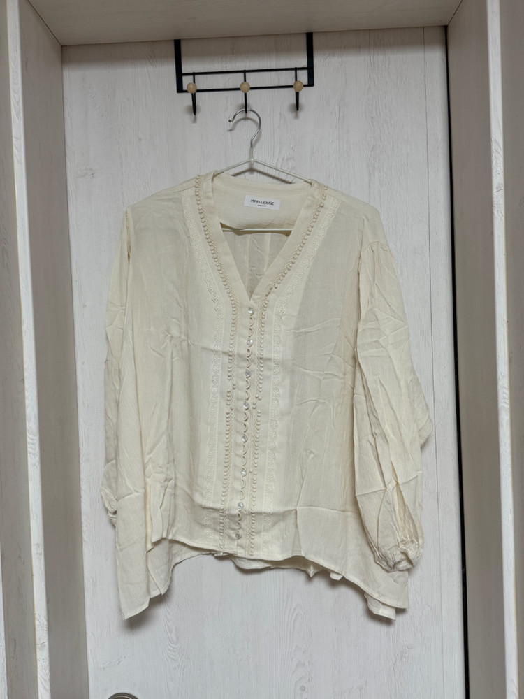 봄여름용 블라우스 프리사이즈(새상품)--3