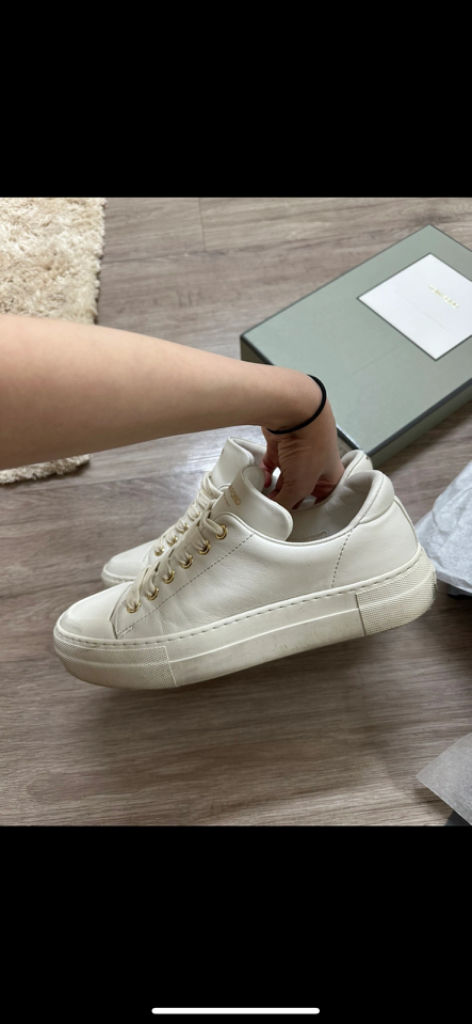 톰포드 여성 화이트 스니커즈 35 225 230--6