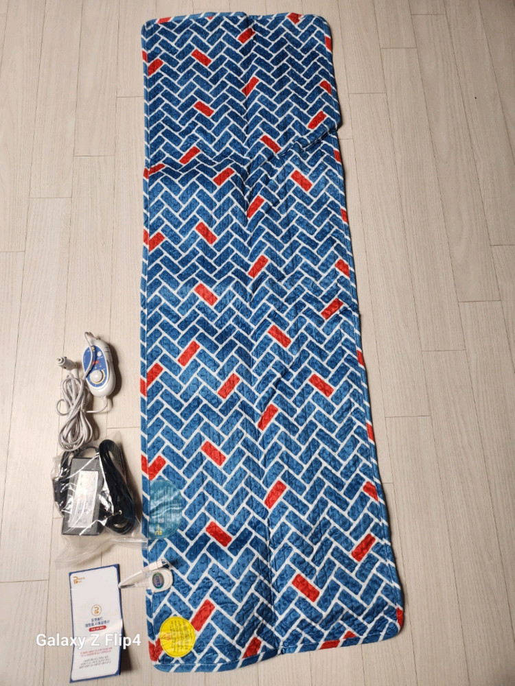 포켓베드 워셔블 차박 캠핑용 DC 12V/AC겸용 캠핑프로 고급형 온열매트 새상품--1