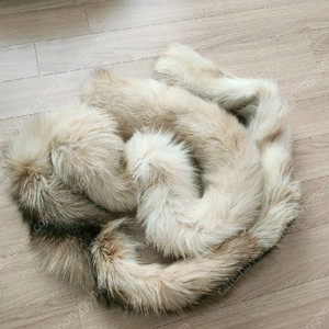 여우 털 목도리 아이보리&브라운 폭스털 이미지