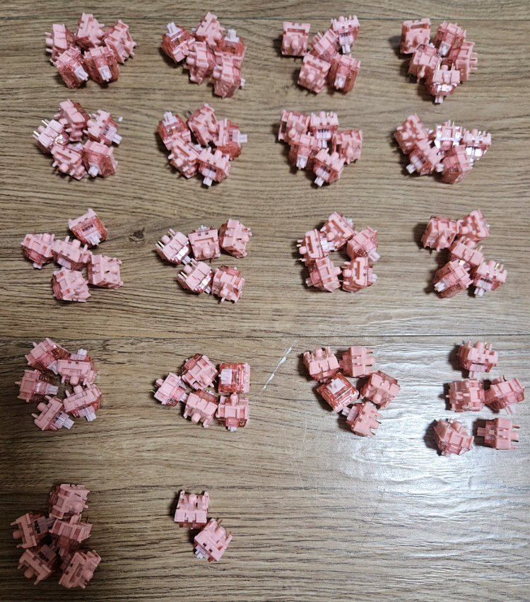 HMX 럭키 스위치 87개 팝니다. 개수 추가 가능--0