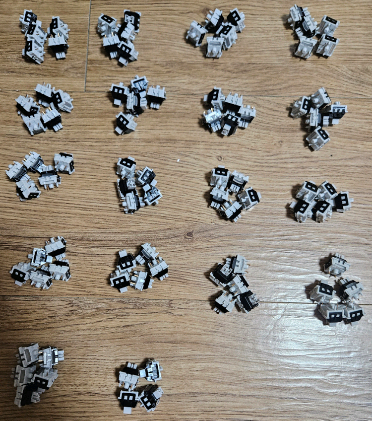 HMX 럭키 스위치 87개 팝니다. 개수 추가 가능--1