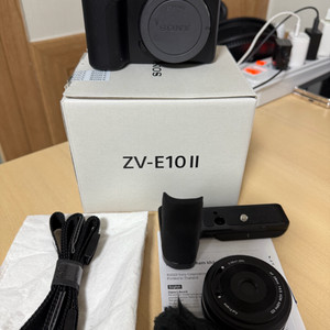소니 ZV-e10m2 바디 + 그립 + 28mm f4.5