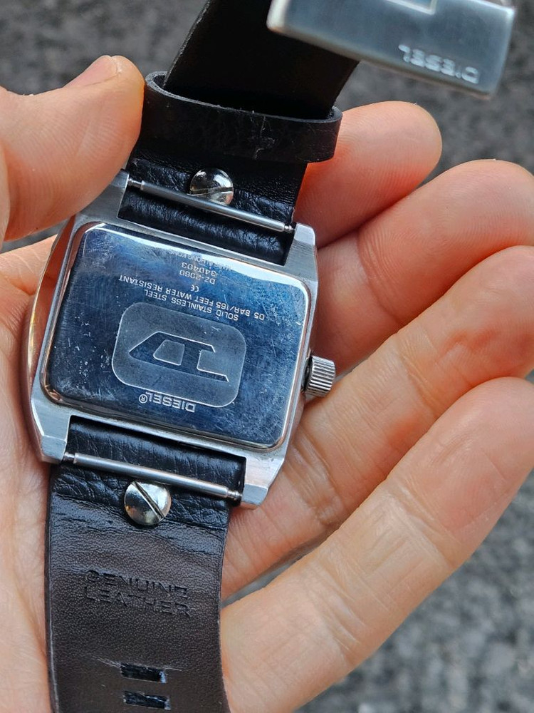 디젤 빈티지시계 바스키아 이미지