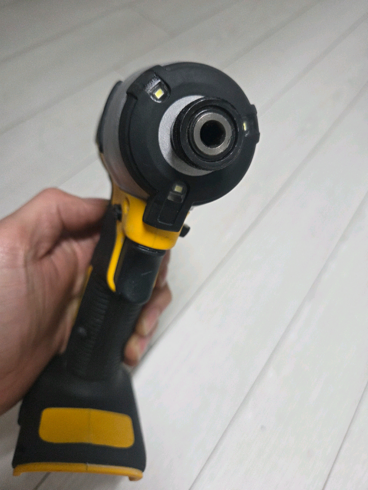 디월트 정품 임팩드릴 DCF809 18볼트--2