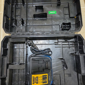 디월트 정품 충전기 케이스 DCB115 이미지