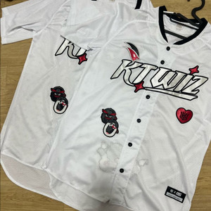 케이티 kt 야구복 2XL 두장 새상품급 급처 이미지