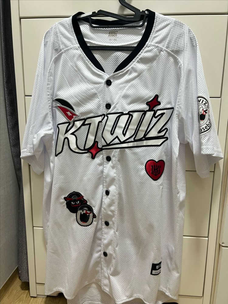 케이티 kt 야구복 2XL 두장 새상품급 급처 이미지